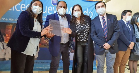 Esta semana, el alcalde Pablo Urrutia Maldonado acompañado de la directora de nuestro Liceo Bicentenario Valle de Sol, Jeannette González...